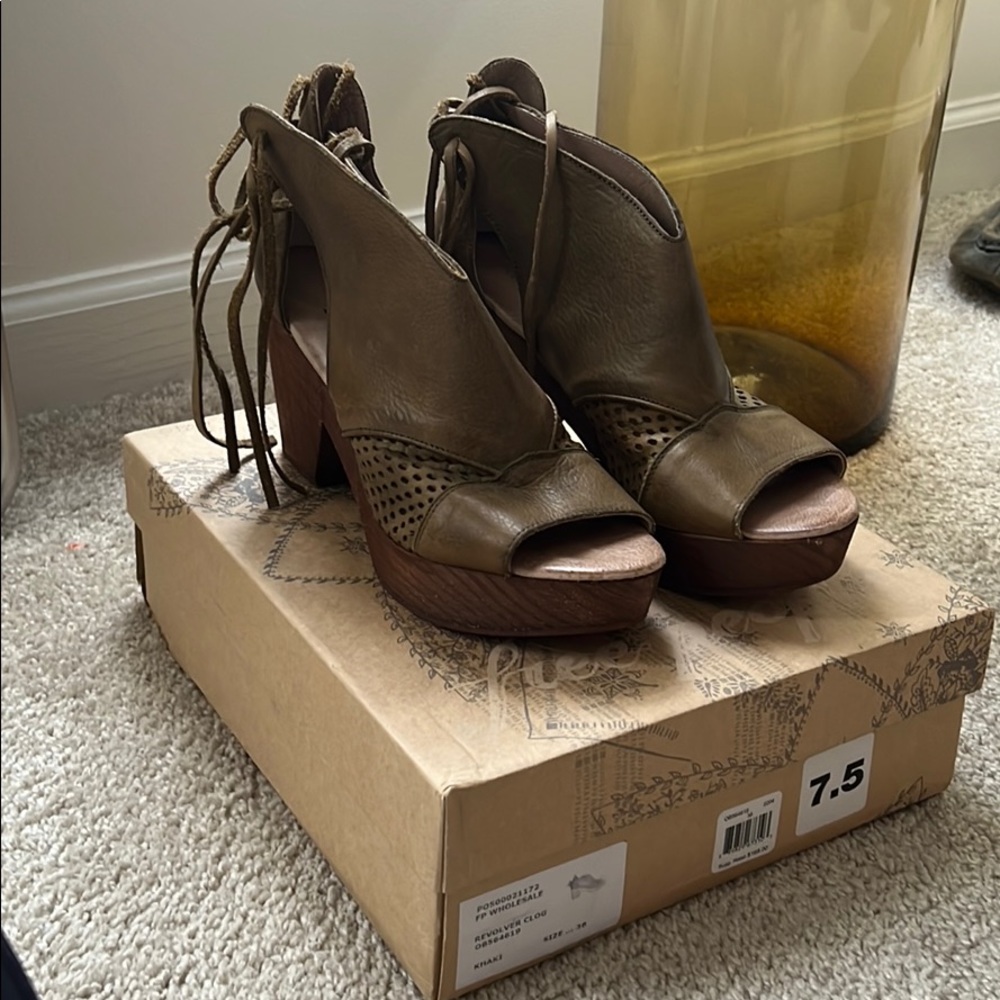 Free People Clogs